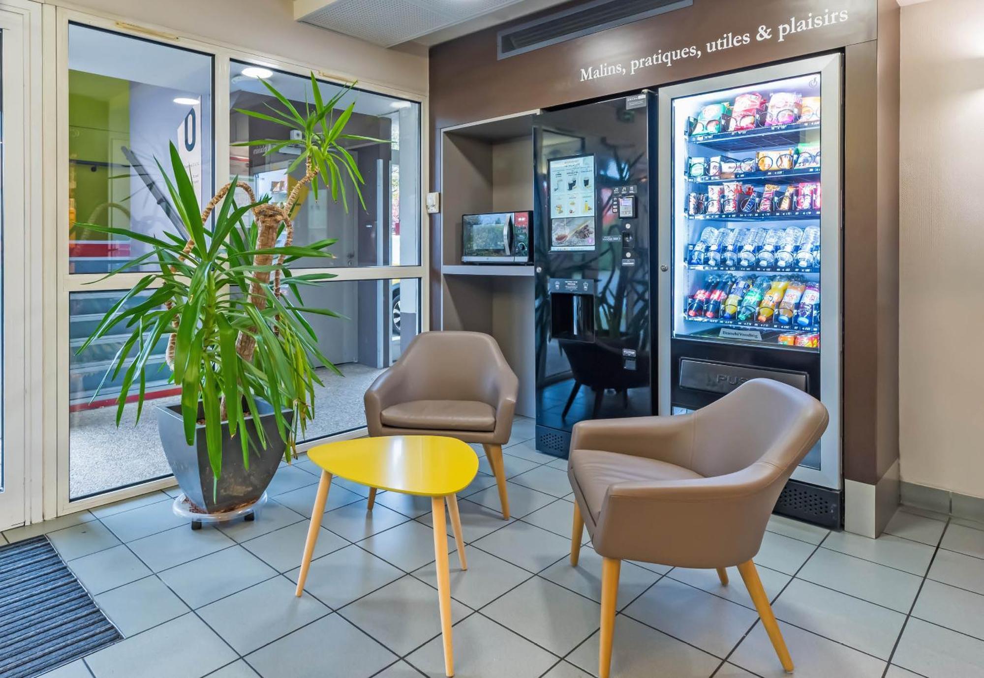 B&B Hotel Saint-Brieuc Tregueux Bagian luar foto