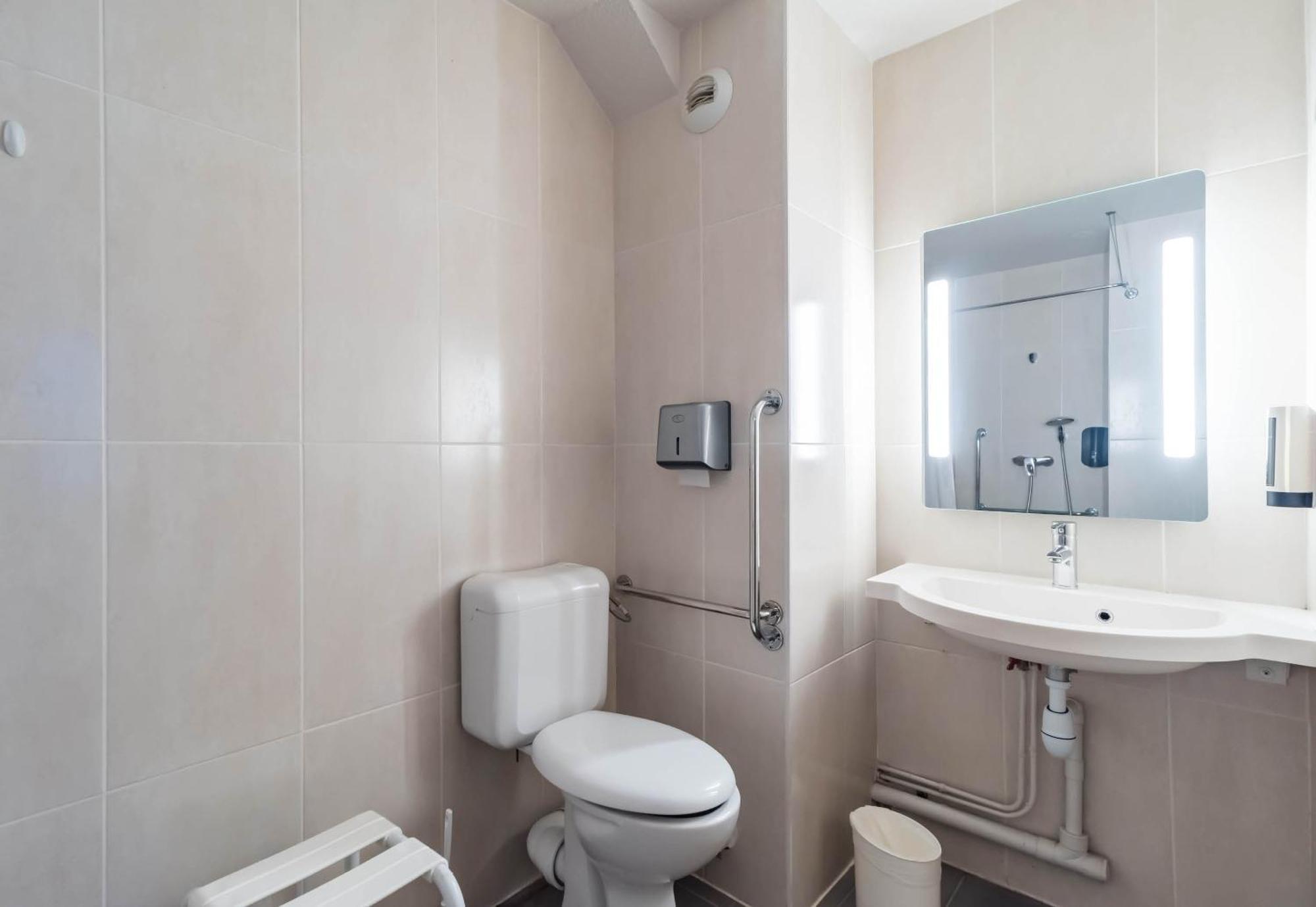 B&B Hotel Saint-Brieuc Tregueux Bagian luar foto