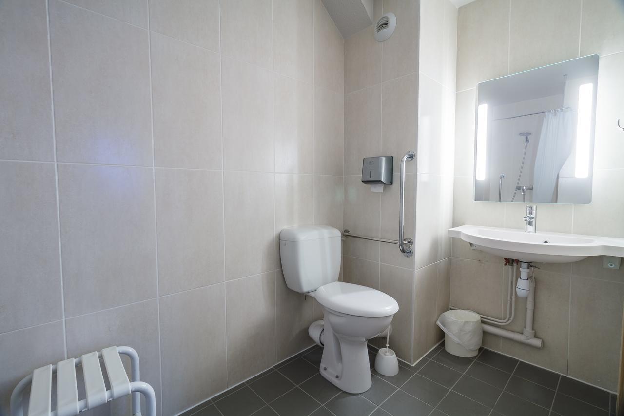 B&B Hotel Saint-Brieuc Tregueux Bagian luar foto